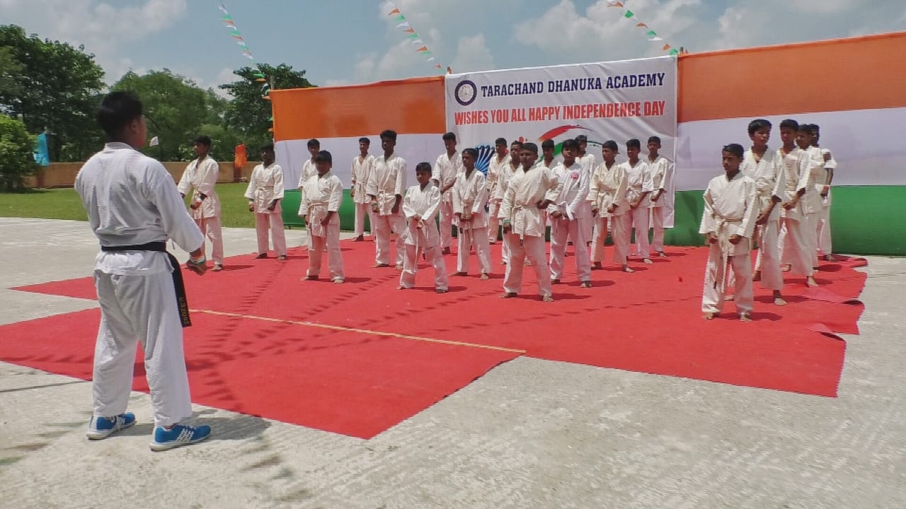 KARATE PRESENTATION